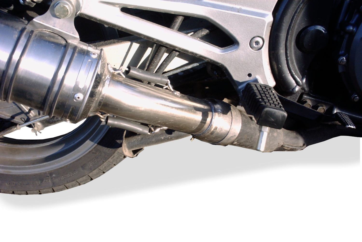 Escape compatible con Kawasaki ER 5 1996-2006, Satinox, Escape legal, homologado, silenciador con db killer desmontable y tubo de conexión específico 
