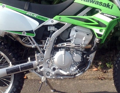 Escape compatible con Kawasaki KLX 250 R 1994-2007, Satinox , Escape legal, homologado, silenciador con db killer desmontable y tubo de conexión específico 