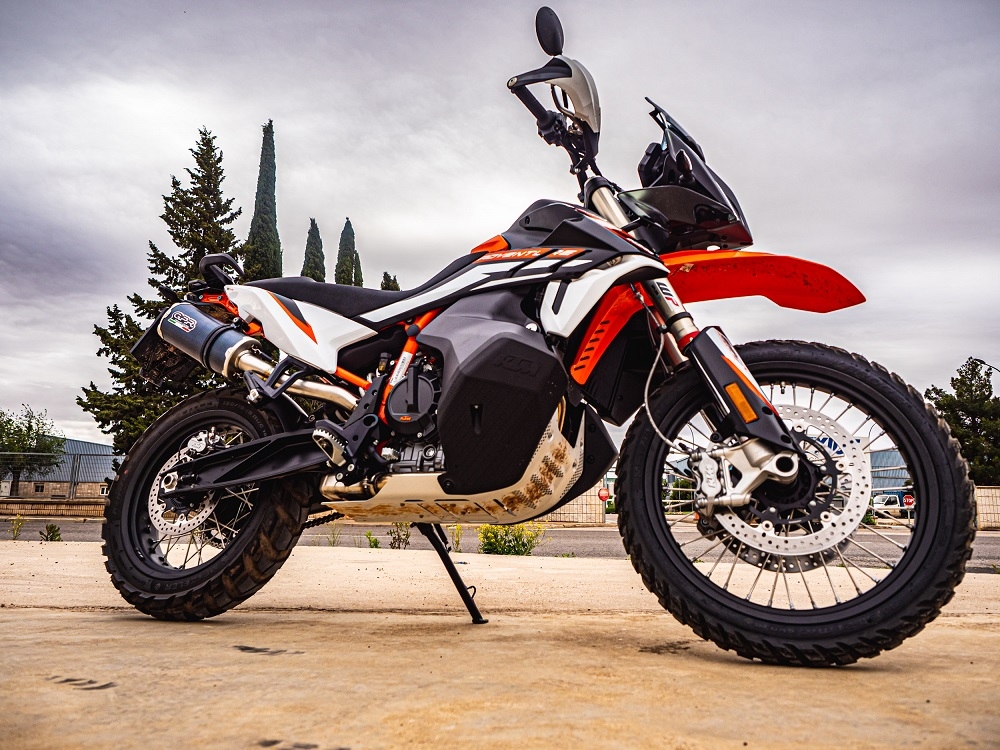 Escape compatible con Ktm Adventure 890 2021-2024, Dual Poppy, Escape legal, homologado, silenciador con db killer desmontable y tubo de conexión específico 