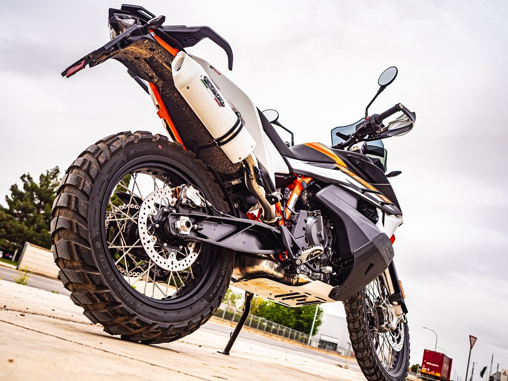 Escape compatible con Ktm SMT 890 2023-2024, Albus Evo4, Escape legal, homologado, silenciador con db killer desmontable y tubo de conexión específico 