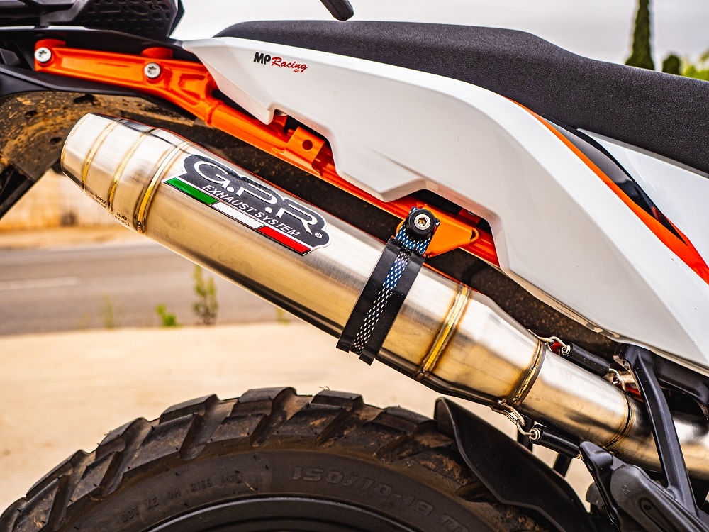 Escape compatible con Ktm SMT 890 2023-2024, Deeptone Inox, Escape legal, homologado, silenciador con db killer desmontable y tubo de conexión específico 