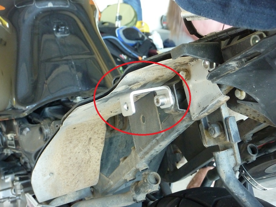 Escape compatible con Honda Varadero 1000 1999-2011, Trioval, Par de terminales de escape homologados, con db killer extraíbles y tubos de conexión específicos 