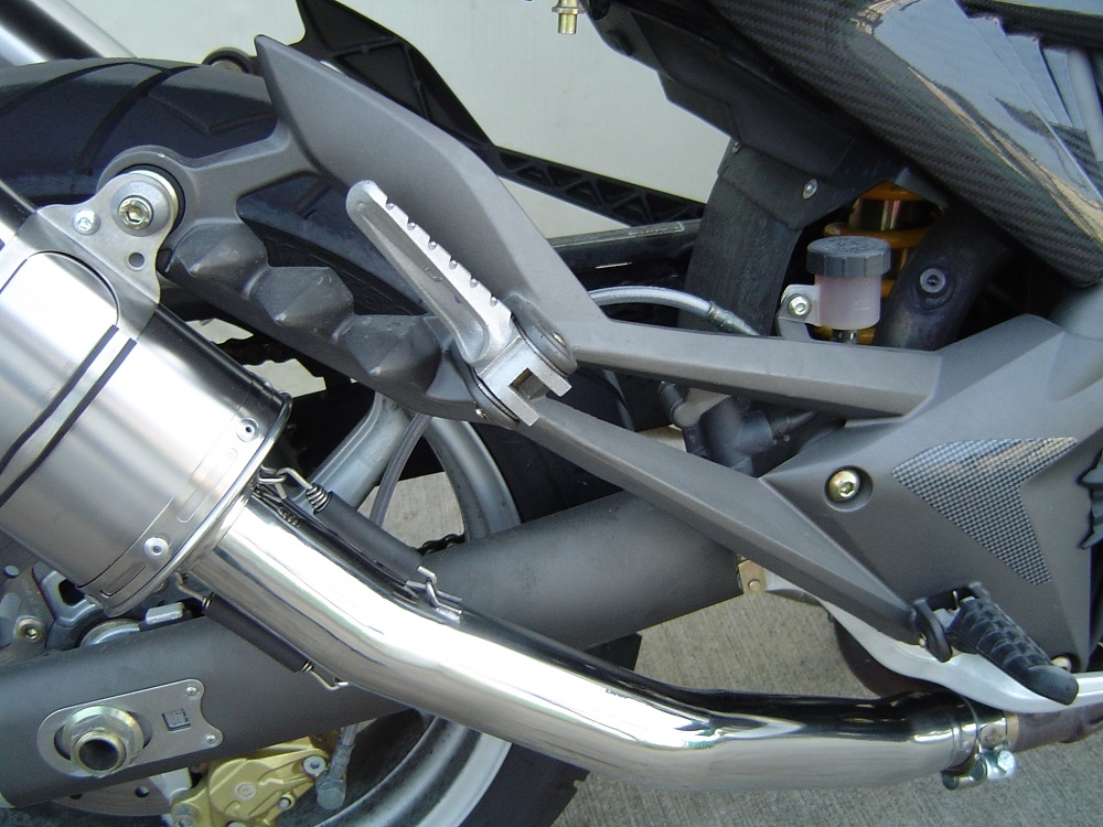 Escape compatible con Cagiva Raptor 1000 2000-2003, Trioval, Par de terminales de escape homologados, con db killer extraíbles y tubos de conexión específicos 