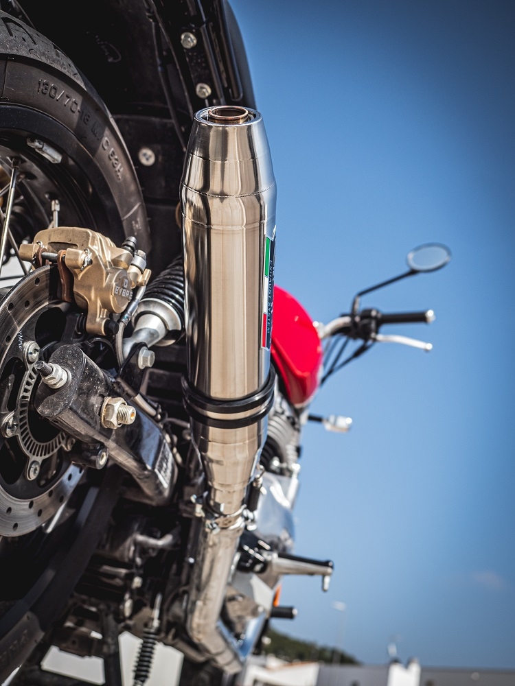 Escape compatible con Royal Enfield Interceptor 650 2019-2020, Deeptone Inox, Par de terminales de escape homologados, con db killer extraíble, catalizadores y tubo de conexión específico 