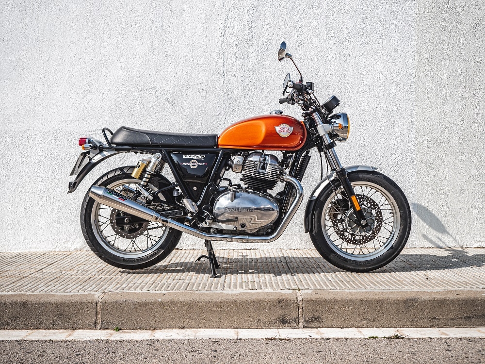 Escape compatible con Royal Enfield Interceptor 650 2021-2024, Ultracone, Par de terminales de escape homologados, con db killer extraíble, catalizadores y tubo de conexión específico 