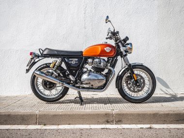 Escape compatible con Royal Enfield Continental 650 2019-2020, Ultracone, Par de terminales de escape homologados, con db killer extraíble, catalizadores y tubo de conexión específico 