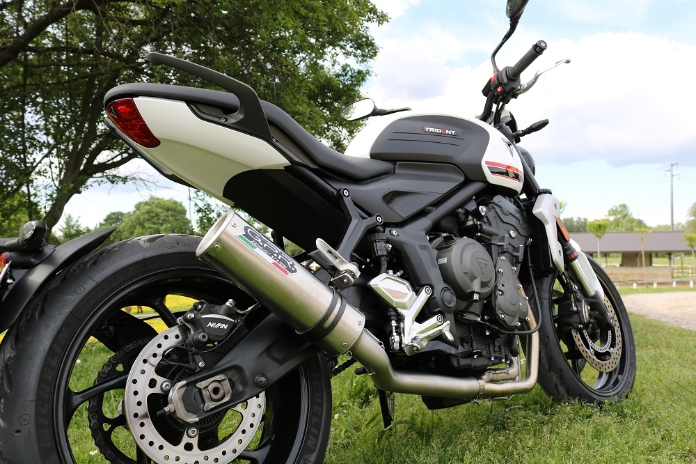 Escape compatible con Triumph Trident 660 2021-2024, M3 Titanium Natural, Escape completo homologado y legal,con catalizador incluido db killer extraíble 