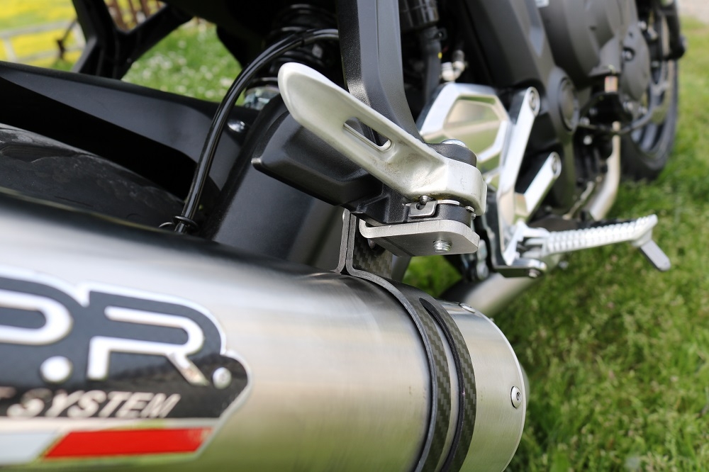 Escape compatible con Triumph Trident 660 2021-2024, M3 Titanium Natural, Escape completo homologado y legal,con catalizador incluido db killer extraíble 