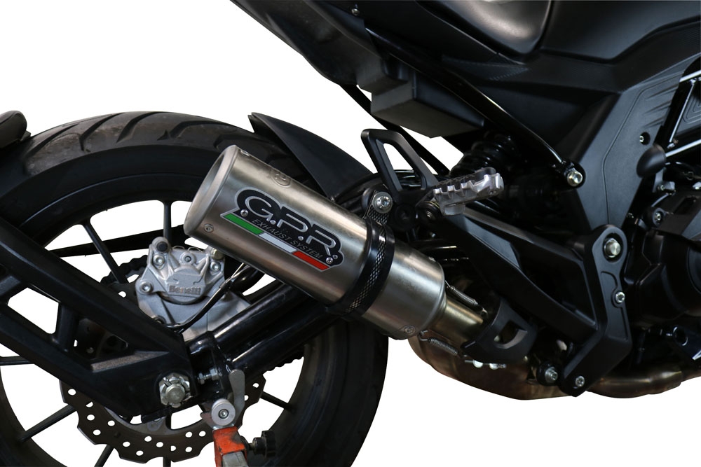 Escape compatible con Benelli 502 C 2021-2024, M3 Inox , Escape legal, homologado, silenciador con db killer desmontable y tubo de conexión específico 