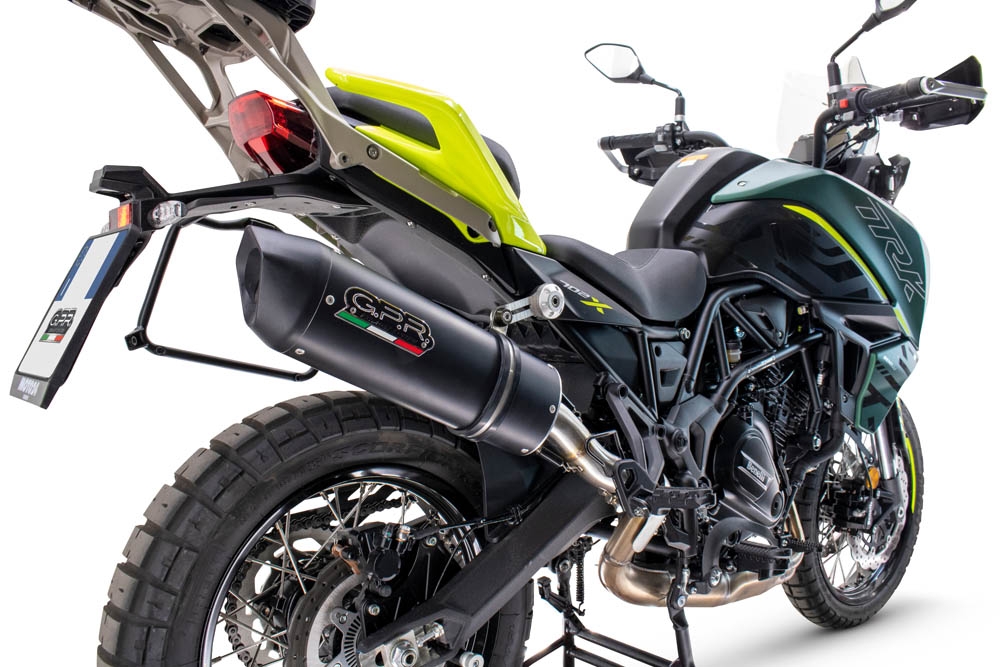 Escape compatible con Benelli Trk 702 2023-2024, Furore Evo4 Nero, Escape legal, homologado, silenciador con db killer desmontable y tubo de conexión específico 