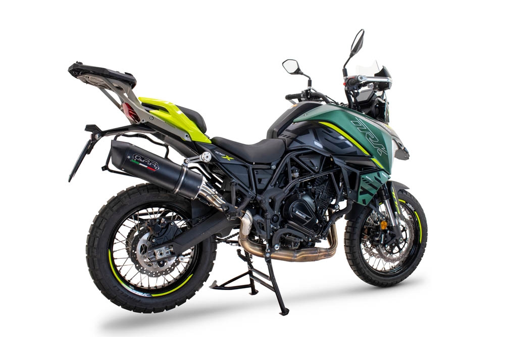 Escape compatible con Benelli Trk 702 2023-2024, Furore Evo4 Nero, Escape legal, homologado, silenciador con db killer desmontable y tubo de conexión específico 