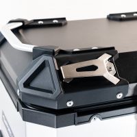 GPR TECH BAUL ALPI-TECH 26 LT. PLATA Baúl superior Top Case de aluminio color plata con placa universal incluida Capacidad Litros 26