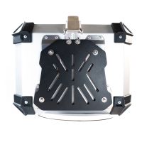 GPR TECH BAUL ALPI-TECH 26 LT. PLATA Baúl superior Top Case de aluminio color plata con placa universal incluida Capacidad Litros 26