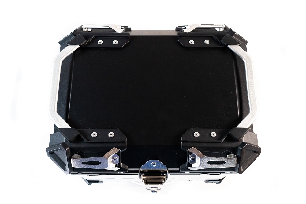 GPR TECH BAUL ALPI-TECH 26 LT. PLATA Baúl superior Top Case de aluminio color plata con placa universal incluida Capacidad Litros 26