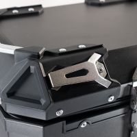 GPR TECH BAUL ALPI-TECH 26 LT. NEGRO Baúl superior en aluminio, color negro con placa universal incluida Capacidad Litros 26