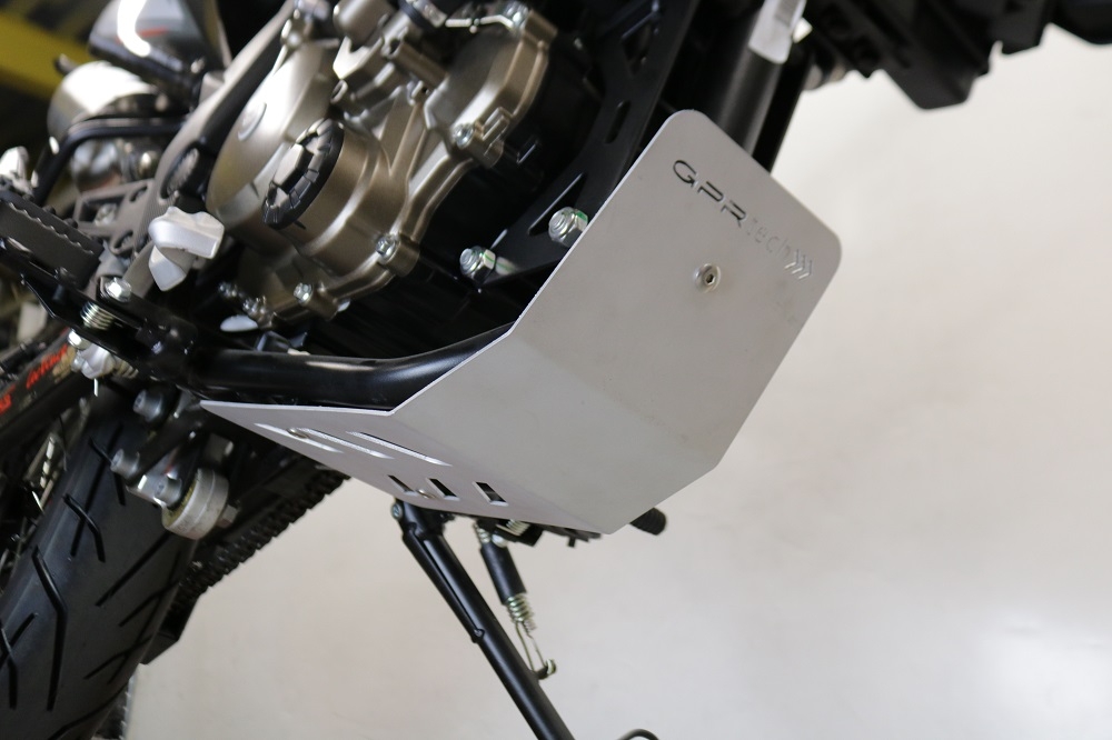 Protección del motor en titanio GPR TECH compatible con  Moto Guzzi V85 TT 2019/2020 e4