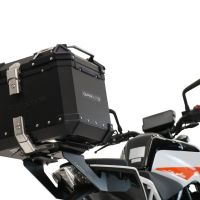 Baúl en aluminio color plata, incluye portaequipajes específico de aluminio y placa especifica de acero. Baúl GPR TECH compatible con  Ktm Duke 125 2021/2023 e5