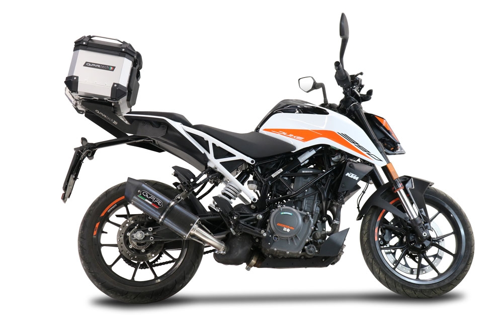 Baúl en aluminio color plata, incluye portaequipajes específico de aluminio y placa especifica de acero. Baúl GPR TECH compatible con  Ktm Duke 390 2021/2023 e5