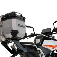 Baúl en aluminio color plata, incluye portaequipajes específico de aluminio y placa especifica de acero. Baúl GPR TECH compatible con  Ktm Duke 125 2017/2020 e4