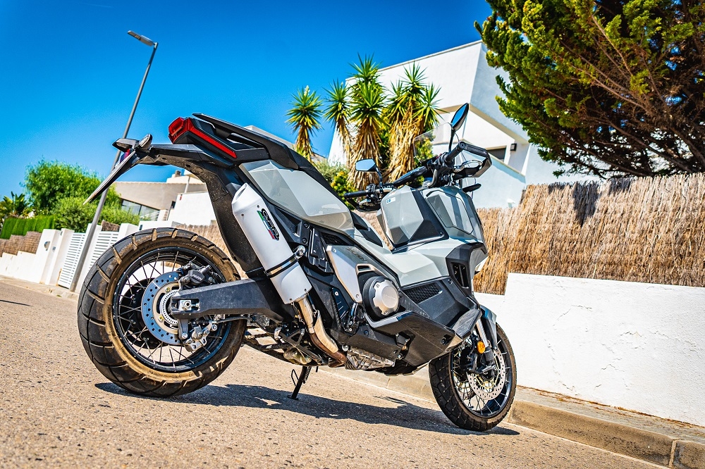 Escape compatible con Honda X-Adv 750 2016-2020, Albus Evo4, Escape legal, homologado, silenciador con db killer desmontable y tubo de conexión específico 