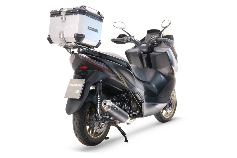 Baúl en aluminio color plata, incluye portaequipajes específico de aluminio y placa especifica de acero. Baúl GPR TECH compatible con  Zontes E 350 2023/2024