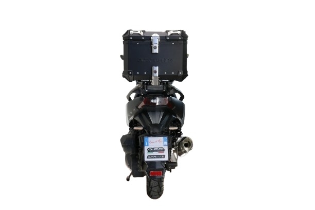 Baúl GPR TECH compatible con  Sym ADX 300 2024/2026 e5 Plus Baúl Alpi-Tech en aluminio, color negro con placa específica incluida Capacidad Litros 35
