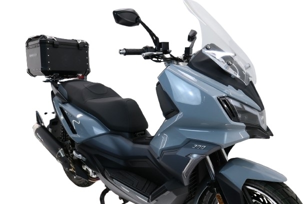 Baúl GPR TECH compatible con  Sym ADX 300 2024/2026 e5 Plus Baúl Alpi-Tech en aluminio, color negro con placa específica incluida Capacidad Litros 45