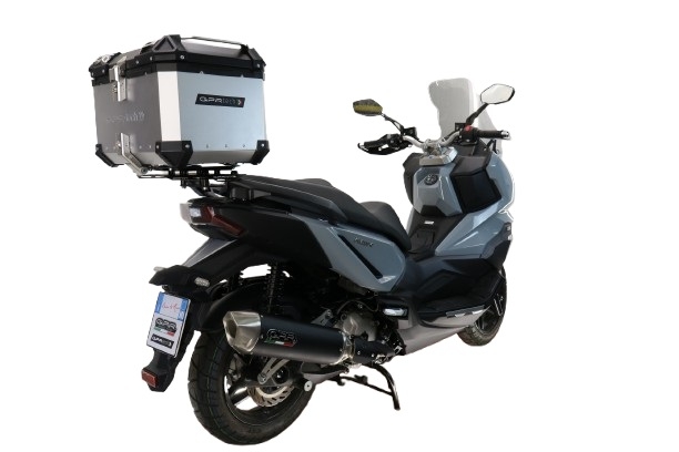 Baúl GPR TECH compatible con  Sym ADX 300 2024/2026 e5 Plus Baúl Alpi-Tech en aluminio color plata con placa específica incluida Capacidad Litros 45