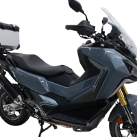 Baúl GPR TECH compatible con  Sym ADX TG 400 2024/2026 e5 Plus Baúl Alpi-Tech en aluminio color plata con placa específica incluida Capacidad Litros 35